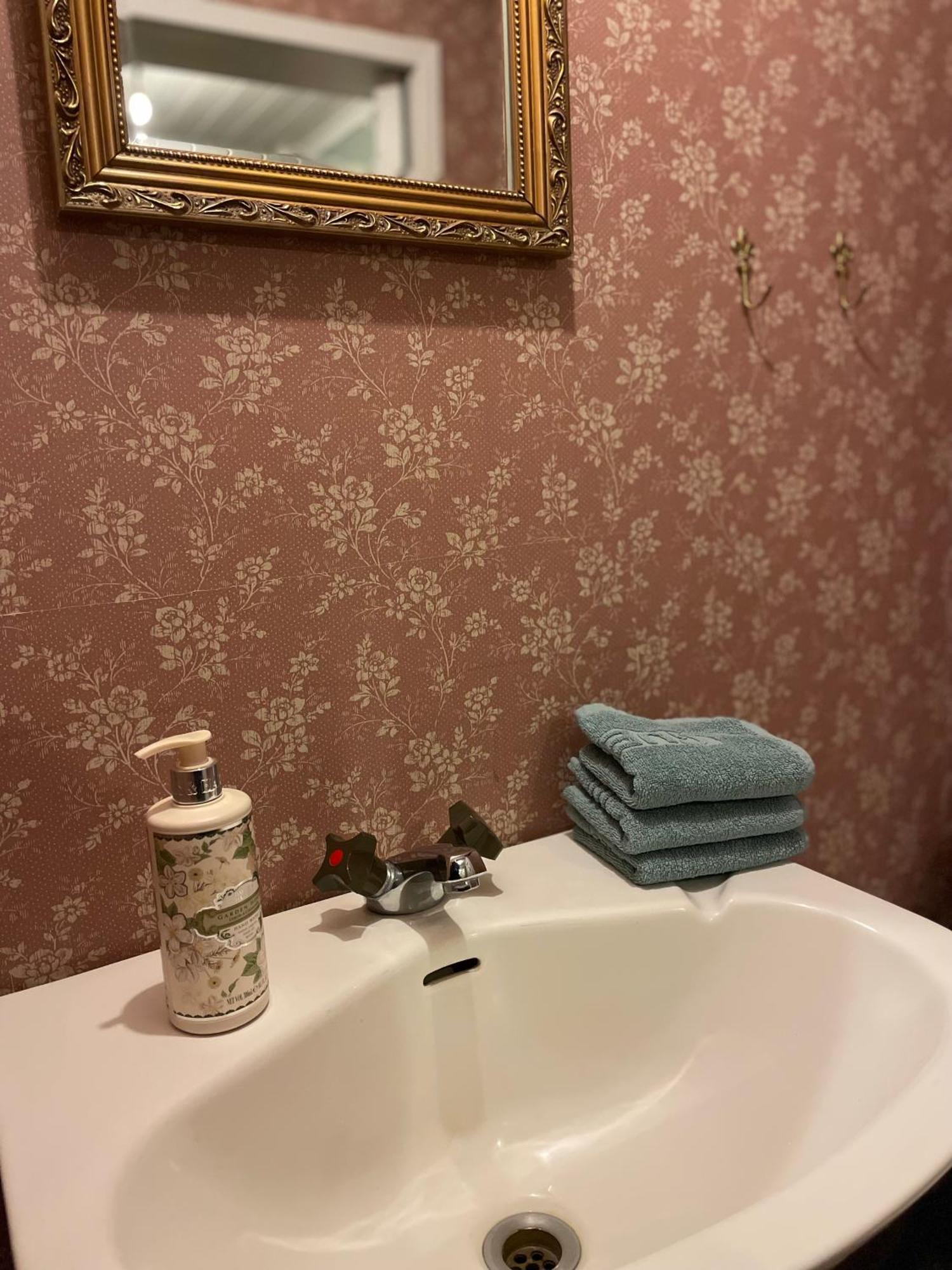 Baersta Bagarstugan Bnb Kolbäck Extérieur photo